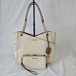 Michael Kors MK Jet Set Travel Chained Tote & Wristlet Beige Saffiano Leather